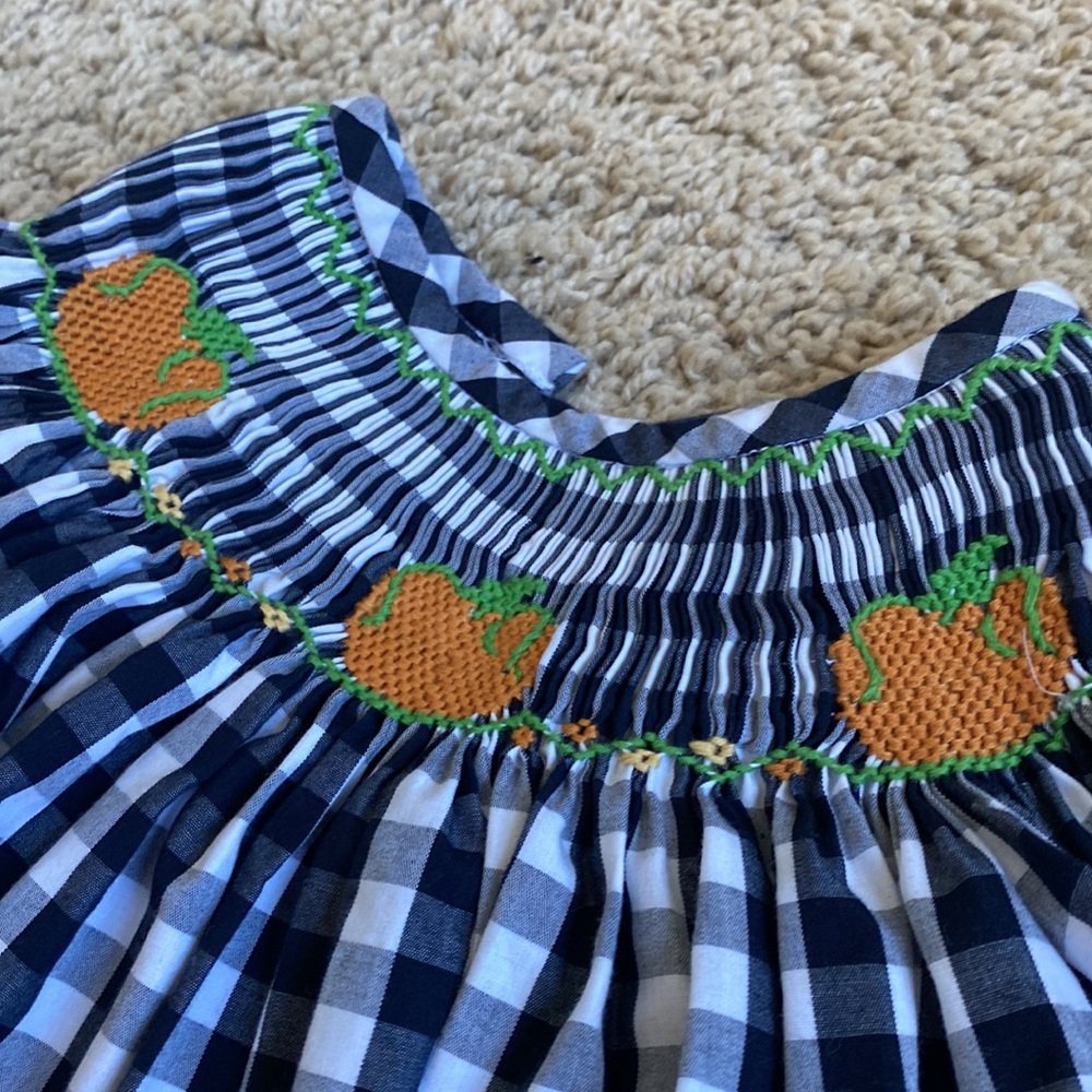 Stitchy gosh smocked pumpkin king all, short sleeve - Picture 3 of 4